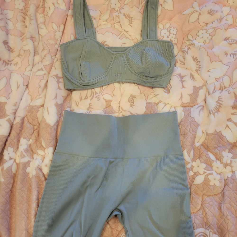 NWOT- Set Active 2-Piece Set